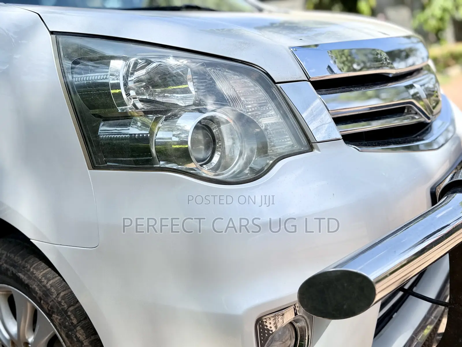 Toyota Noah 2.0 143hp FWD (8 Seater) 2012 Pearl