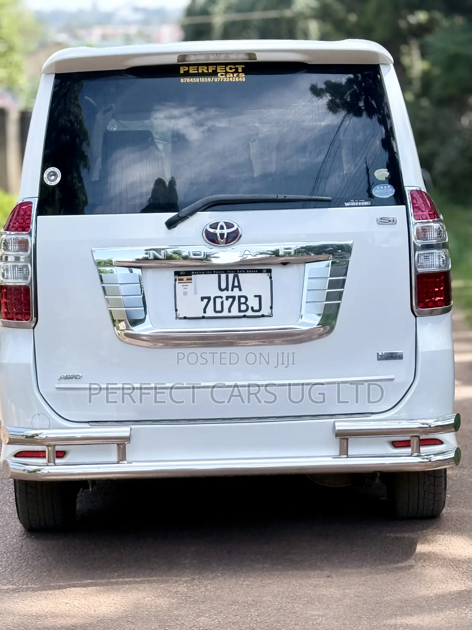 Toyota Noah 2.0 143hp FWD (8 Seater) 2012 Pearl
