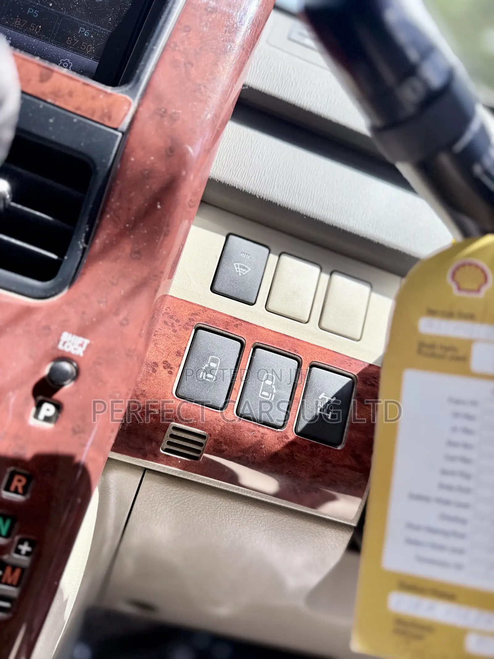 Toyota Noah 2.0 143hp FWD (8 Seater) 2012 Pearl