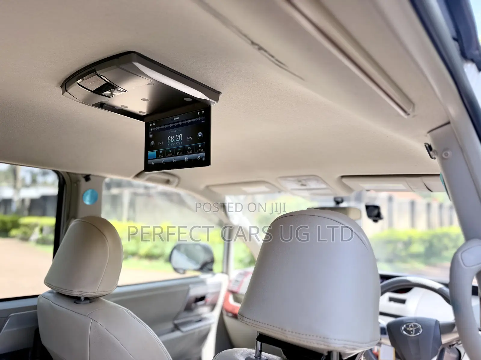Toyota Noah 2.0 143hp FWD (8 Seater) 2012 Pearl