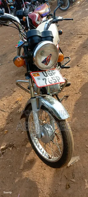 Bajaj Boxer 100 2025 Red
