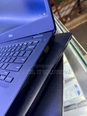 Laptop Dell Latitude 3400 8GB Intel Celeron HDD+SSD 500GB