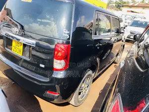 Toyota Corolla Rumion Hatchback 1.5 FWD 2010 Black