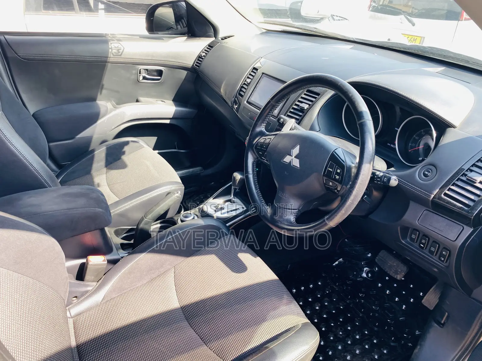 Mitsubishi Outlander 2012 Silver
