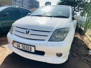 Toyota IST 2005 White