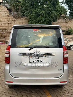 Toyota Noah 2013 Silver