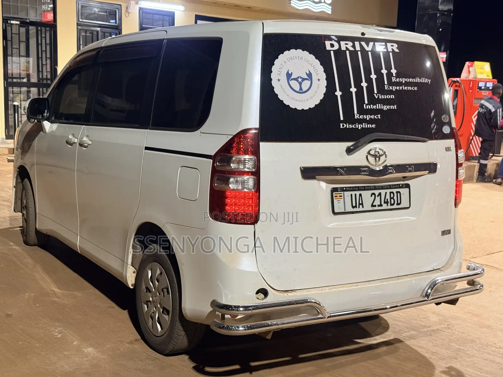 Toyota Noah 2010 White