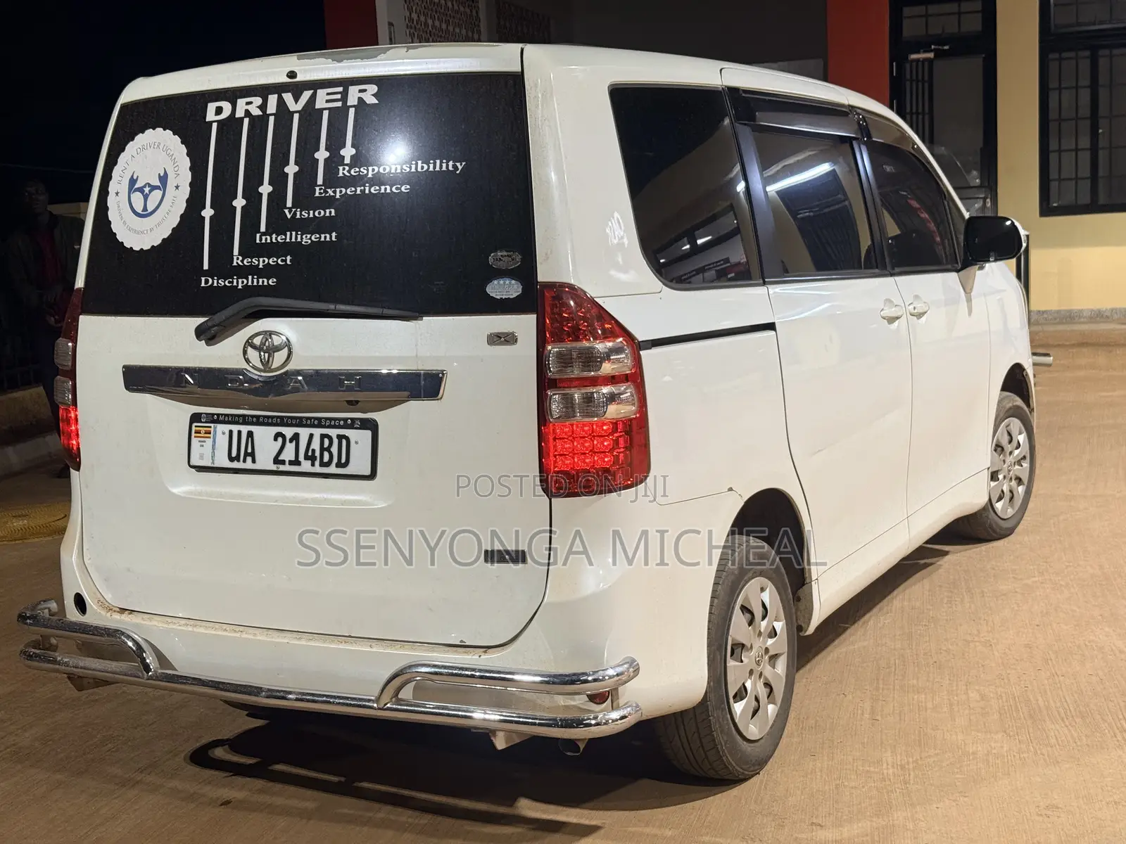 Toyota Noah 2010 White