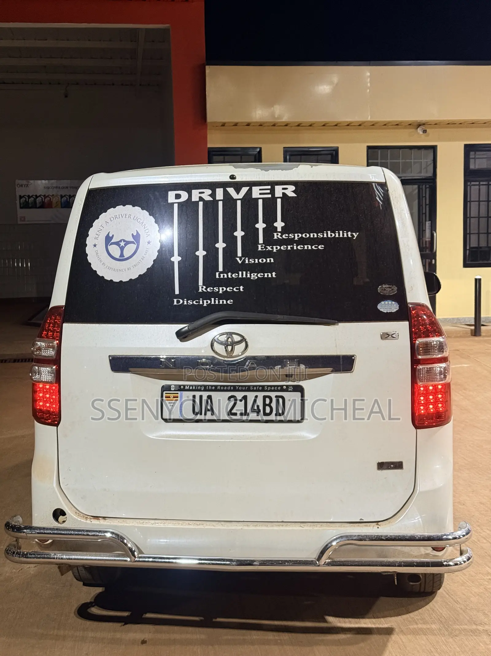 Toyota Noah 2010 White