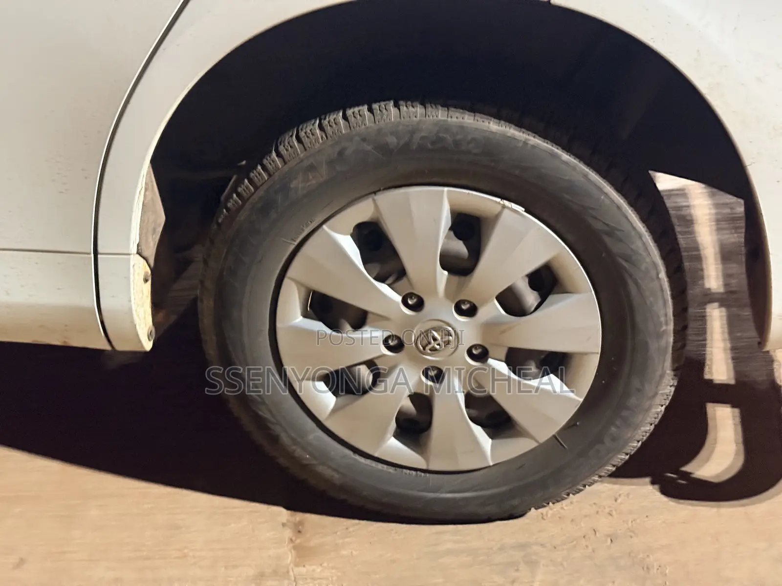 Toyota Noah 2010 White