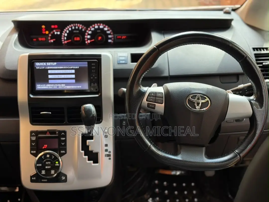 Toyota Noah 2012 White
