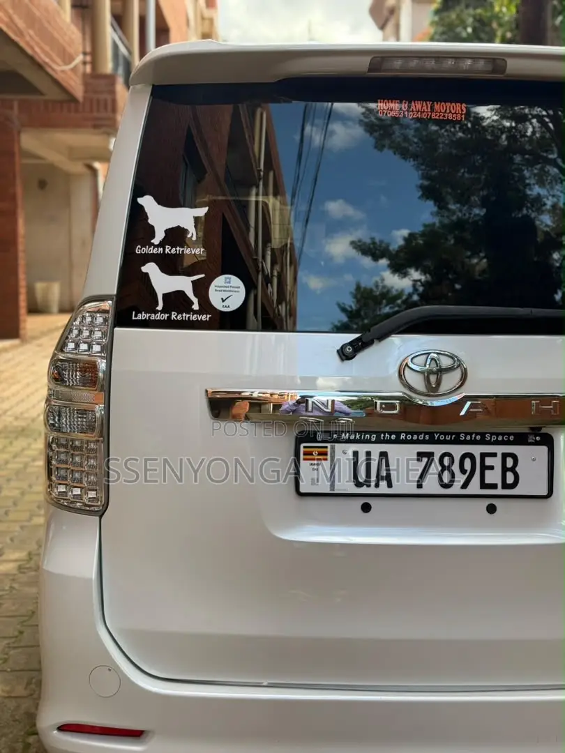 Toyota Noah 2012 White