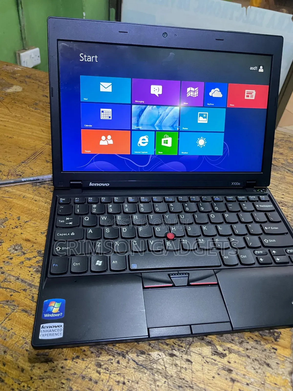 Laptop Lenovo 100e 4GB Intel Celeron HDD 320GB