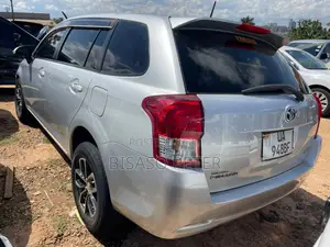 Toyota Corolla Fielder 1.5 Hybrid FWD 2014 Silver