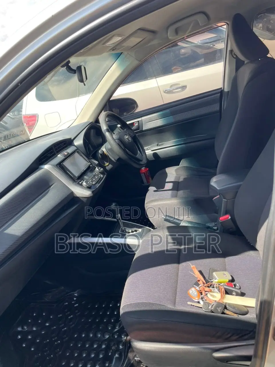Toyota Corolla Fielder 1.5 Hybrid FWD 2014 Silver