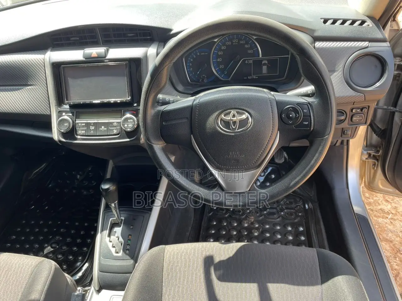 Toyota Corolla Fielder 1.5 Hybrid FWD 2014 Silver