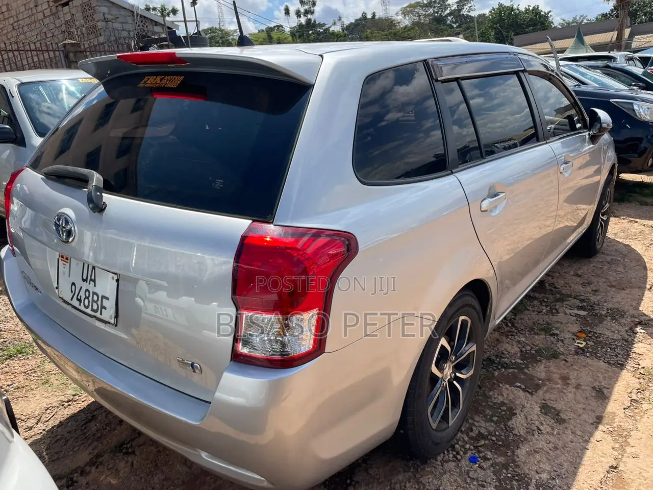 Toyota Corolla Fielder 1.5 Hybrid FWD 2014 Silver
