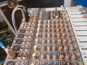Behringer Xenyx 1222fx
