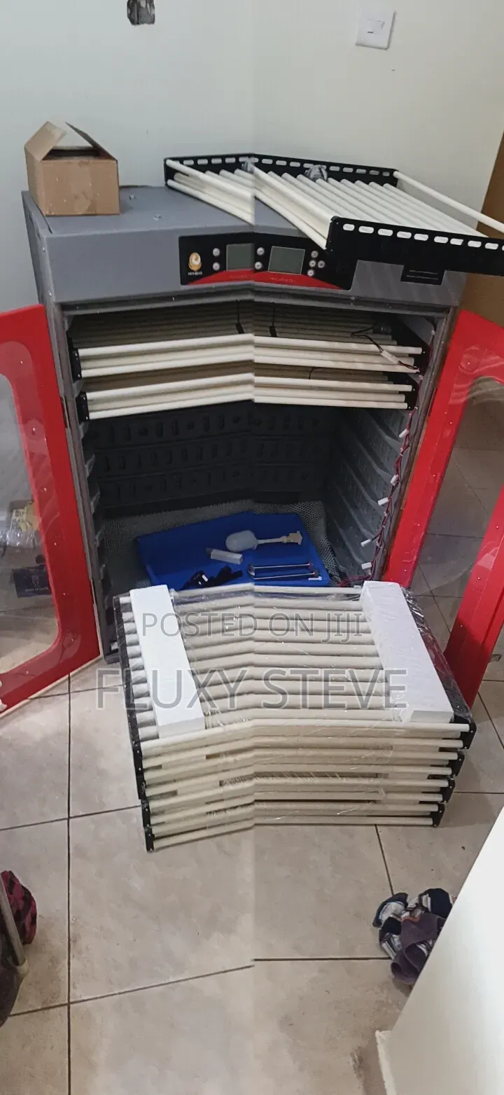 Chinese Red Incubator