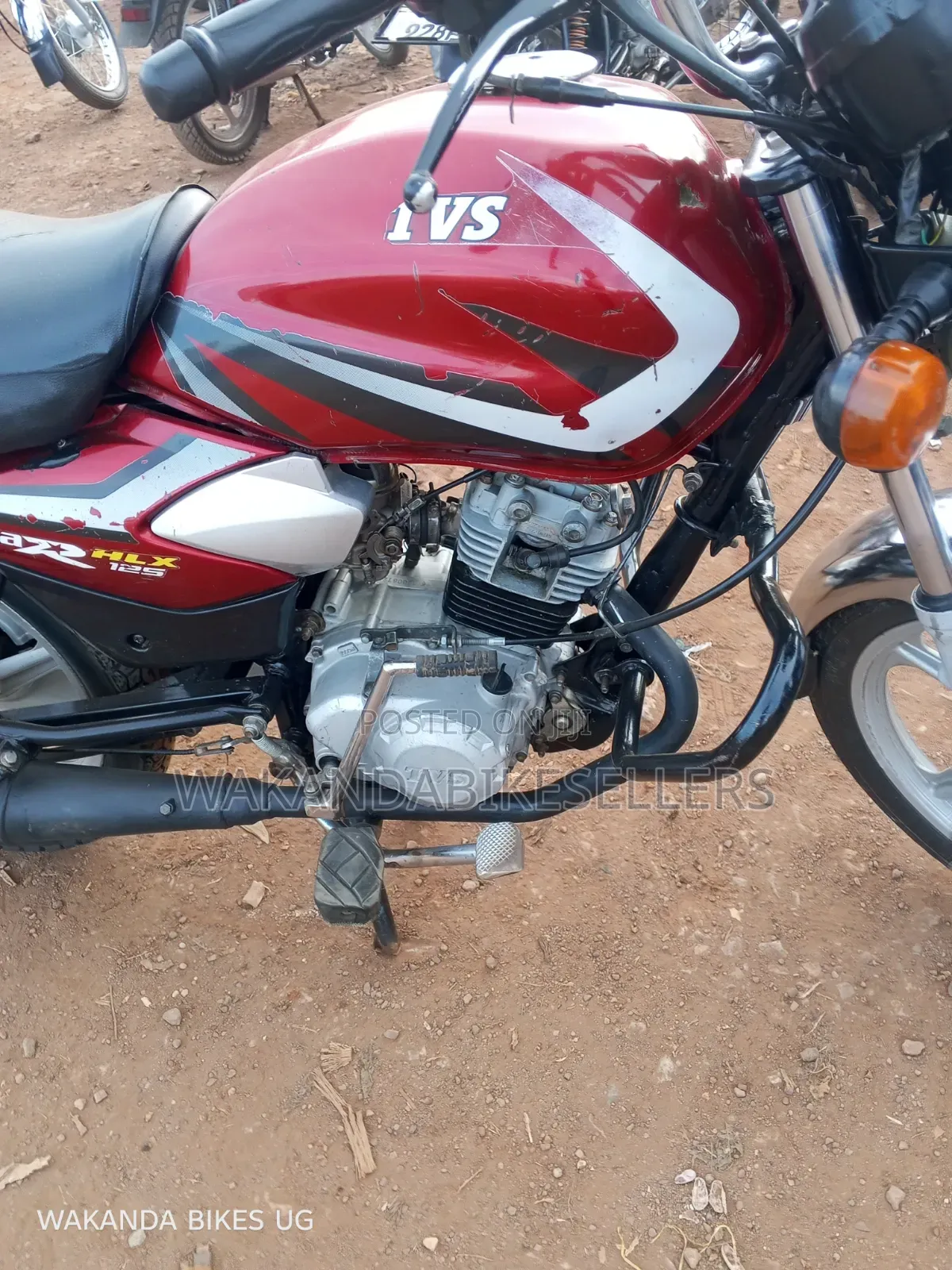 TVS HLX 125 2023 Red