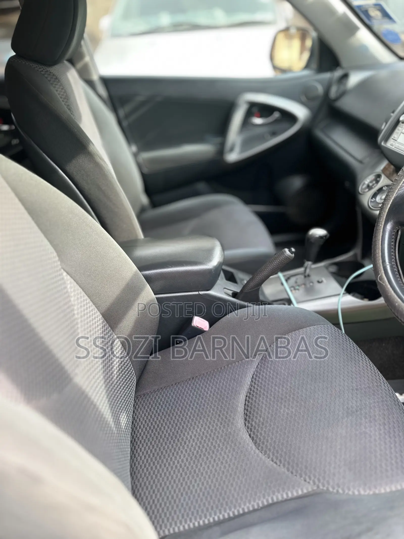 Toyota RAV4 2010 Silver