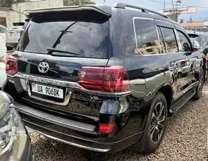 Toyota Land Cruiser 4.5 V8 GX-R 2015 Black