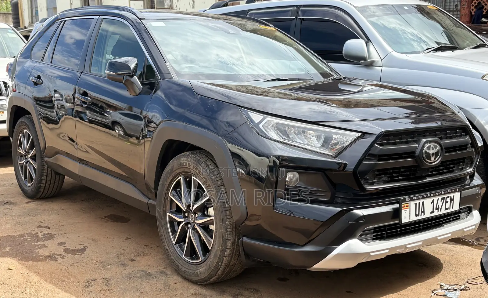 Toyota RAV4 XLE Premium FWD 2019 Black
