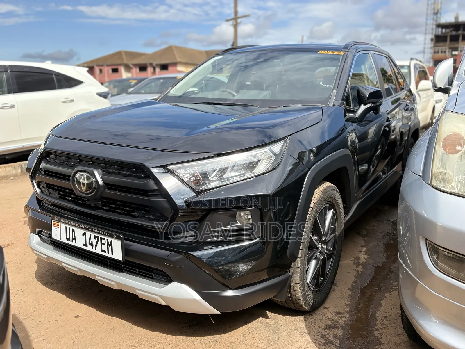 Toyota RAV4 XLE Premium FWD 2019 Black