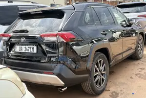 Toyota RAV4 XLE Premium FWD 2019 Black