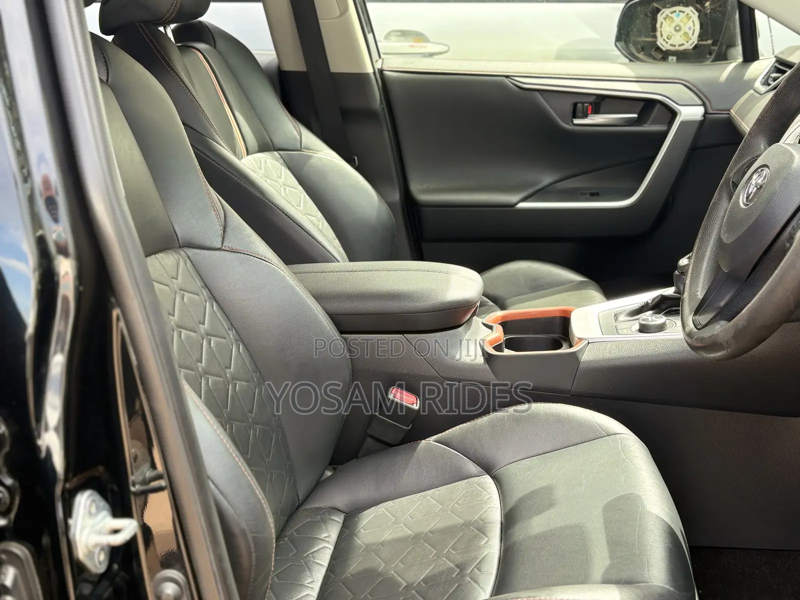 Toyota RAV4 XLE Premium FWD 2019 Black
