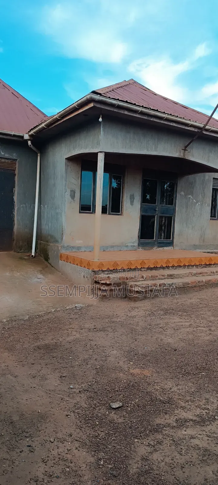 4bdrm House in Nangabo for sale