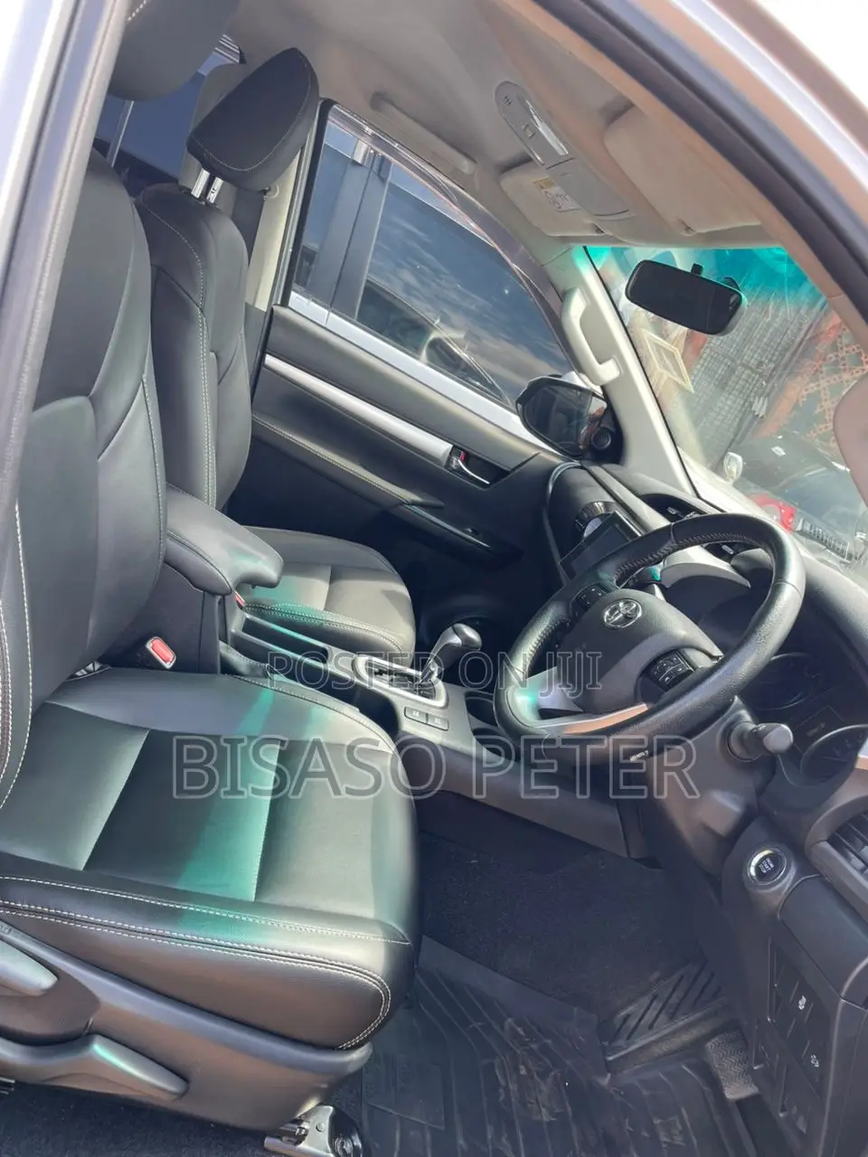 Toyota Hilux SR5 4x4 2018 Silver