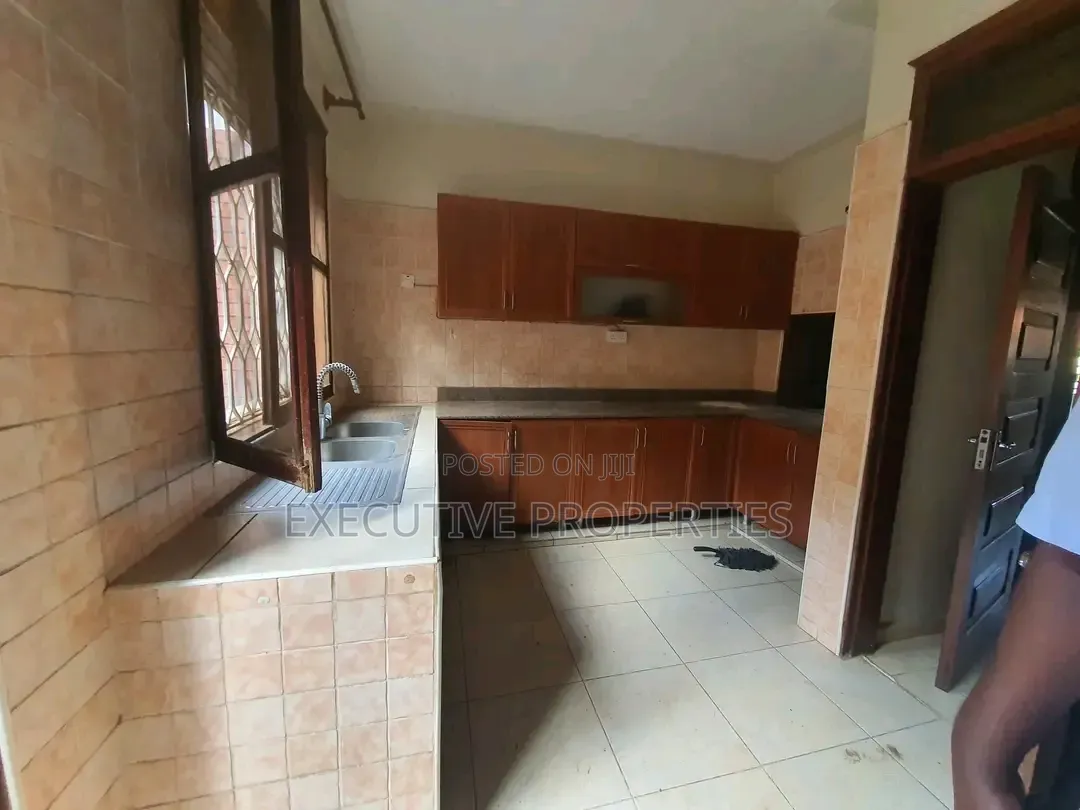 4bdrm Duplex in Buziga, Central Division for rent