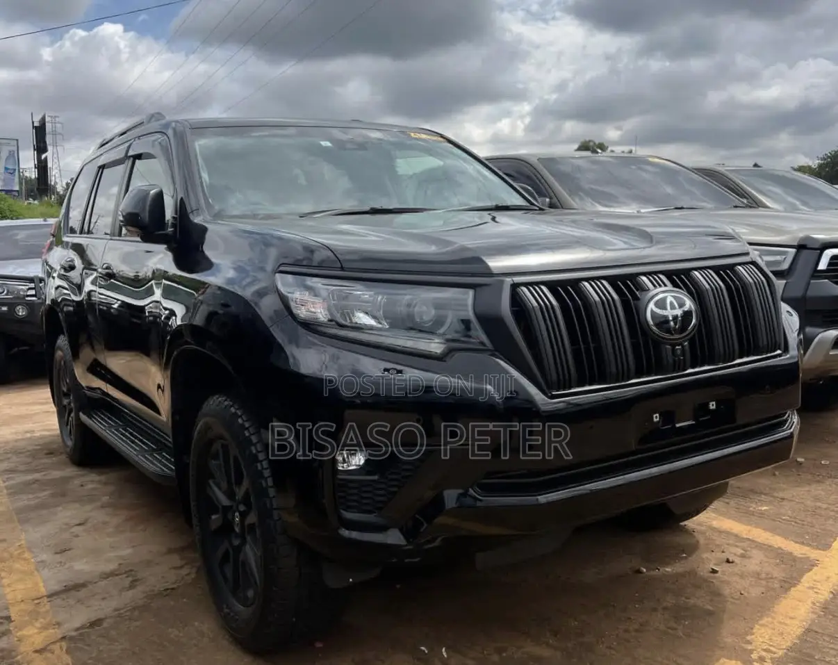 Toyota Land Cruiser Prado 2.7 2023 Black