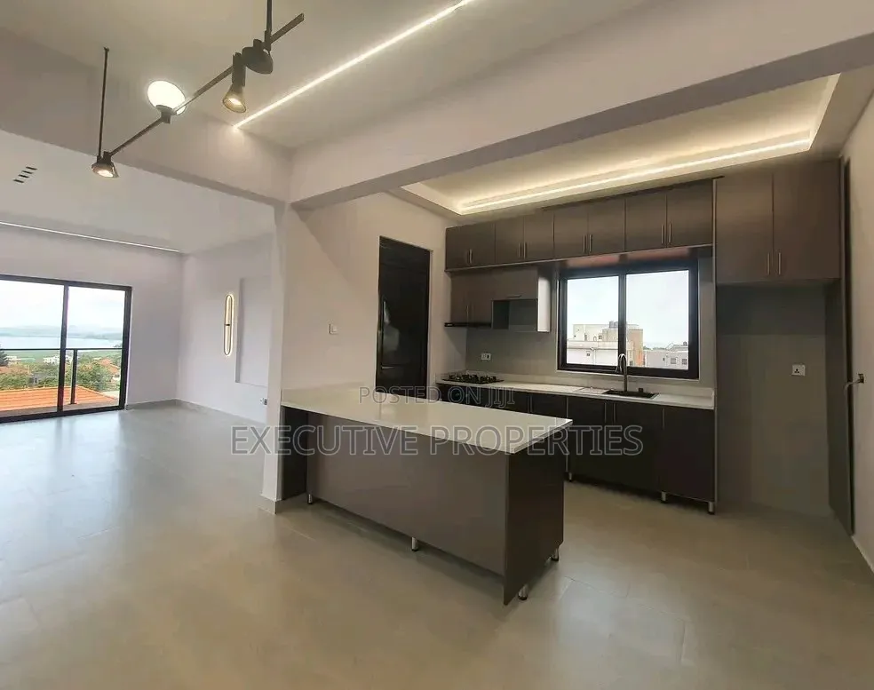 3bdrm Villa in Muyenga, Central Division for rent