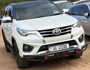Toyota Fortuner 2.8 D AWD 2019 White