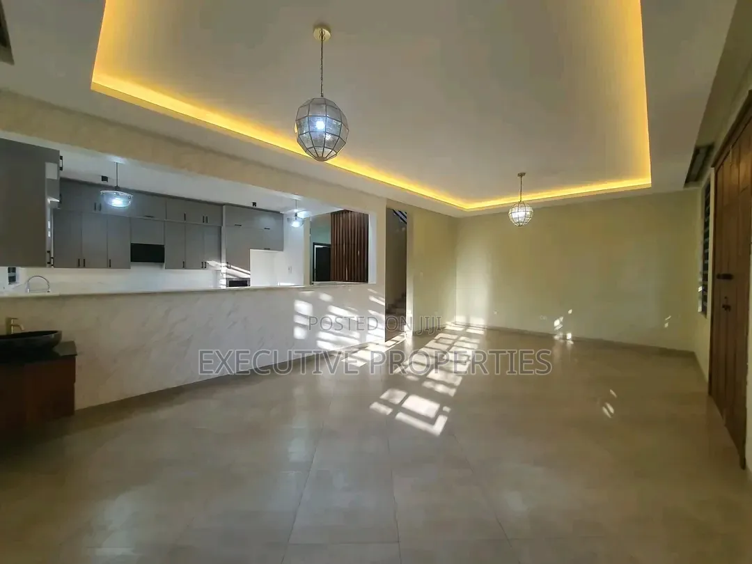 5bdrm Duplex in Buziga, Central Division for rent