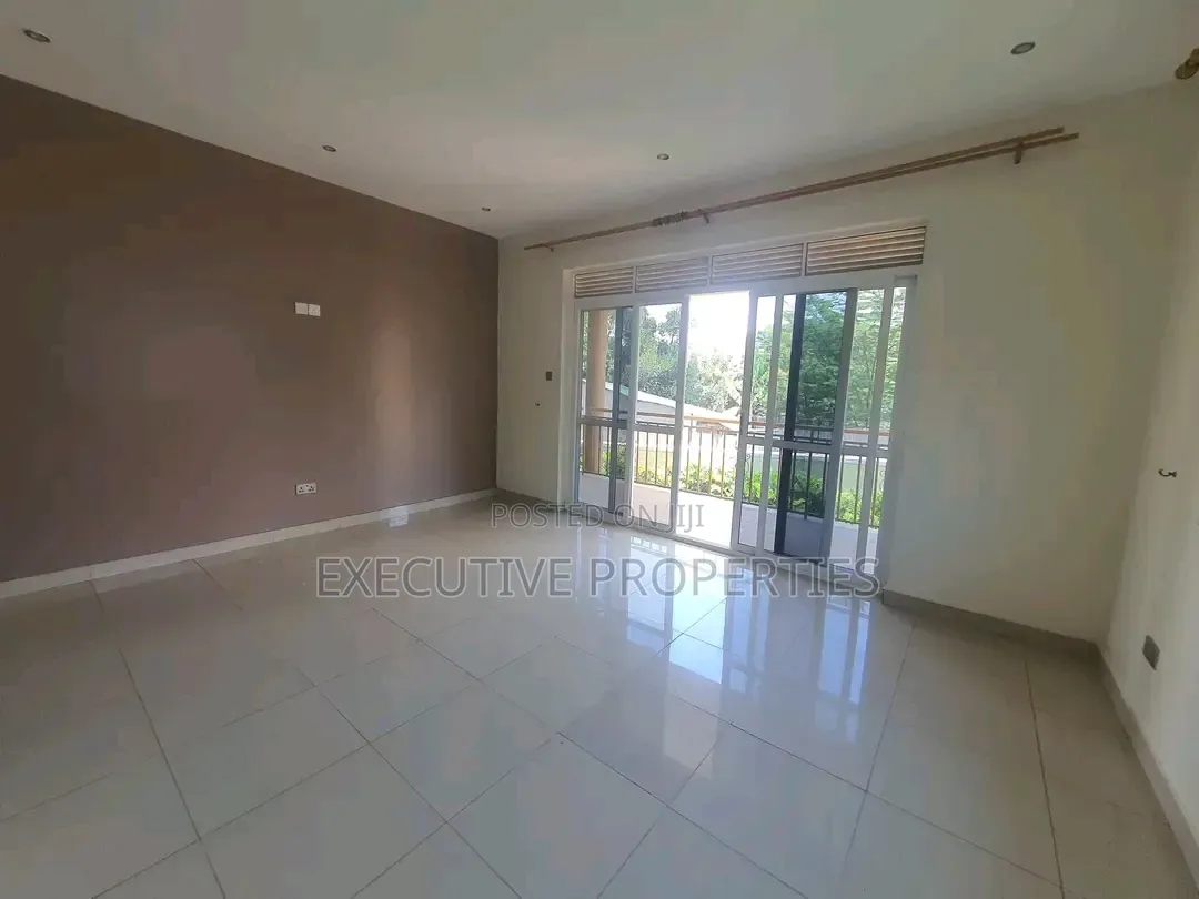 4bdrm Duplex in Buziga, Central Division for rent