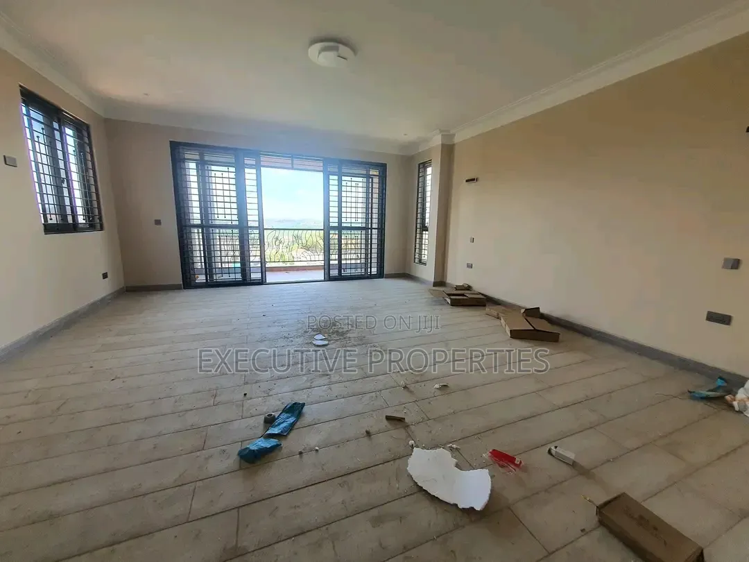 5bdrm Duplex in Mmunyonyo, Central Division for rent