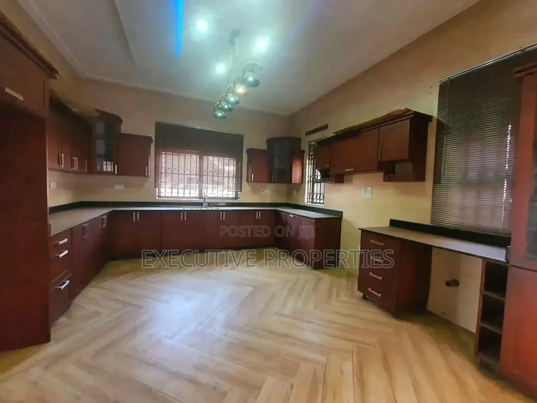 4bdrm Duplex in Buziga, Central Division for rent