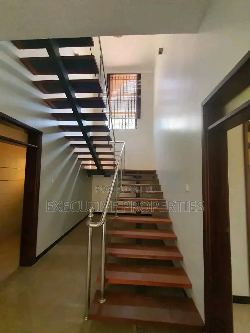 4bdrm Duplex in Buziga, Central Division for rent
