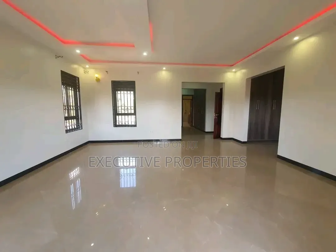 4bdrm Duplex in Buziga, Central Division for rent