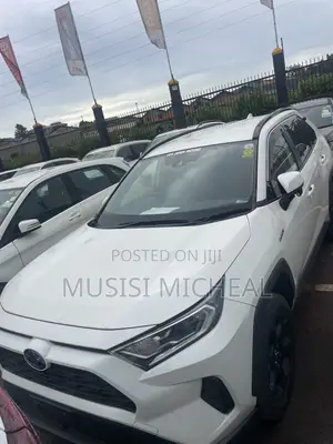 Toyota RAV4 Limited FWD 2019 White