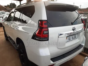 Toyota Land Cruiser 2017 White