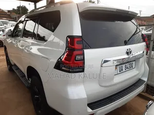 Toyota Land Cruiser 2017 White