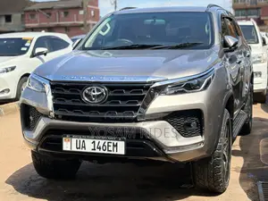 Toyota Fortuner 2.8 D AWD 2018 Silver
