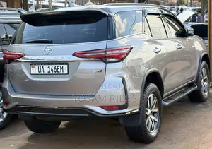 Toyota Fortuner 2.8 D AWD 2018 Silver