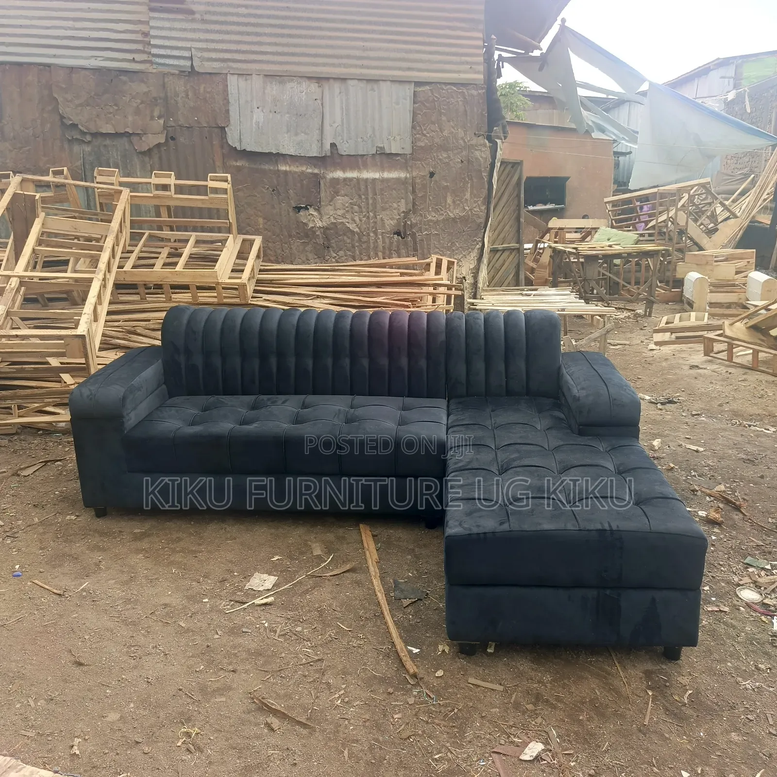 Achieve Black L Sofa