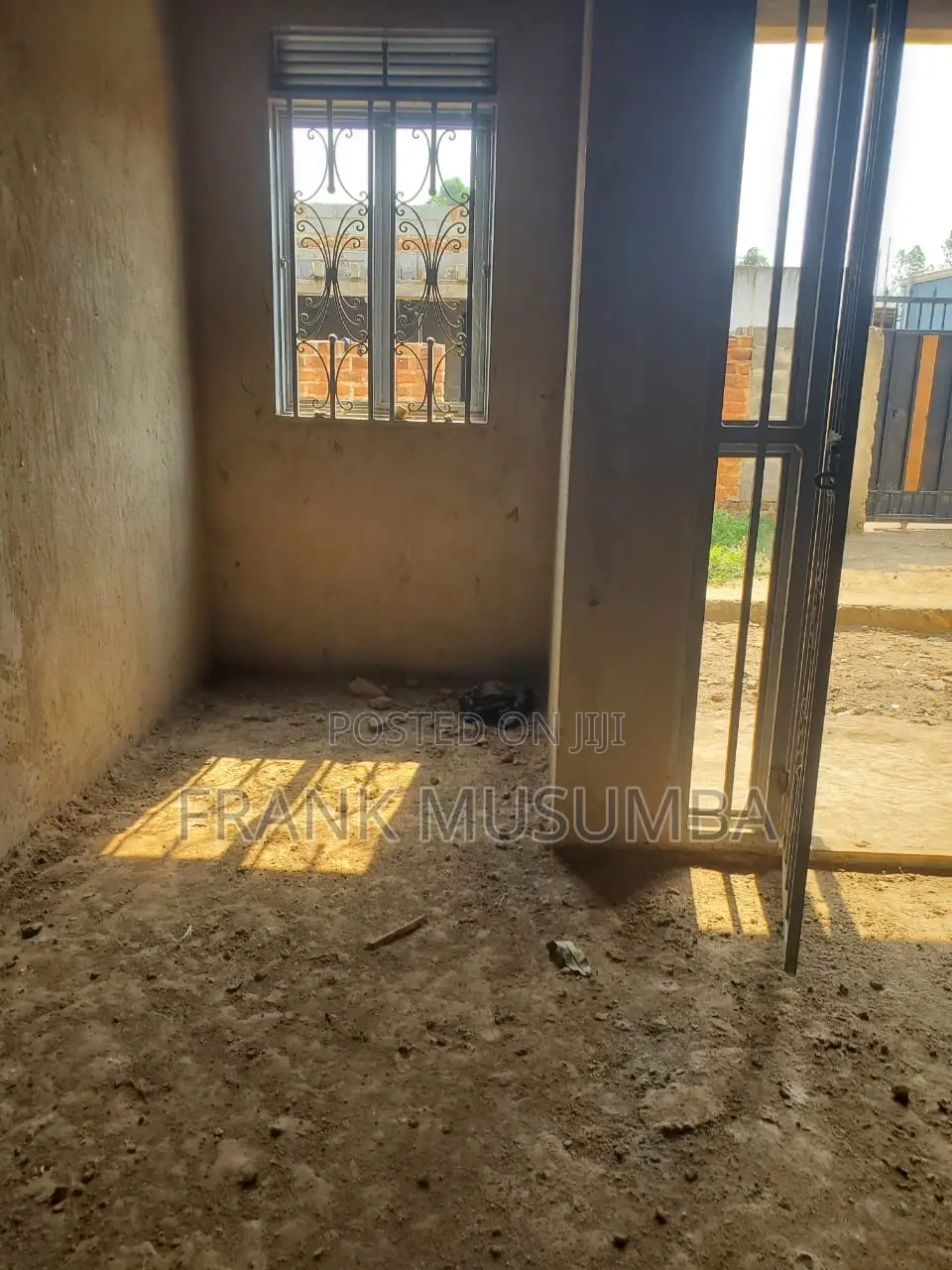 5bdrm Bungalow in Busukuma for sale