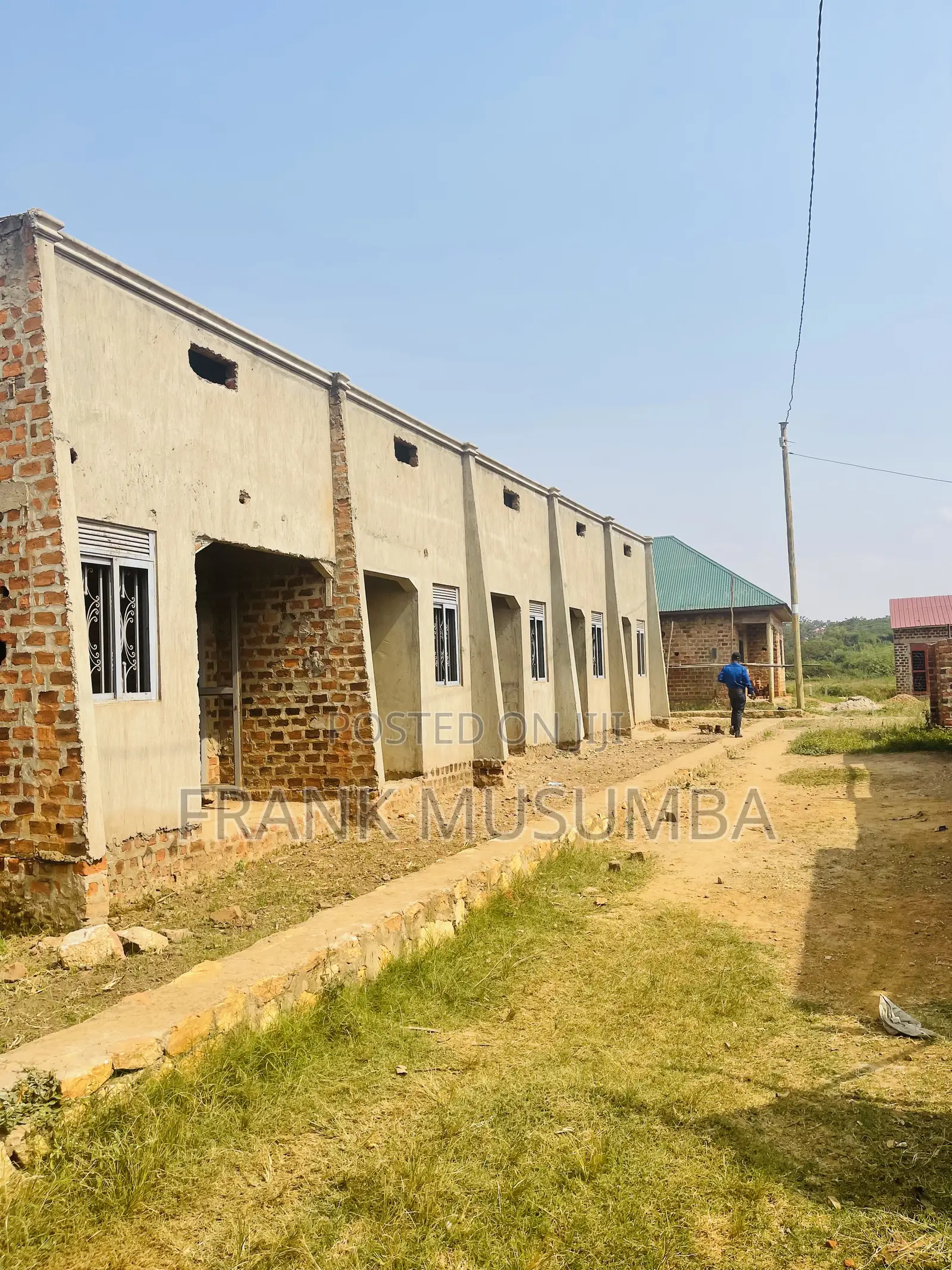 5bdrm Bungalow in Busukuma for sale